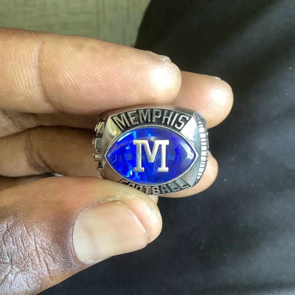 UNIVERSITY OF MEMPHIS CLASS RING - Picture 6 of 6
